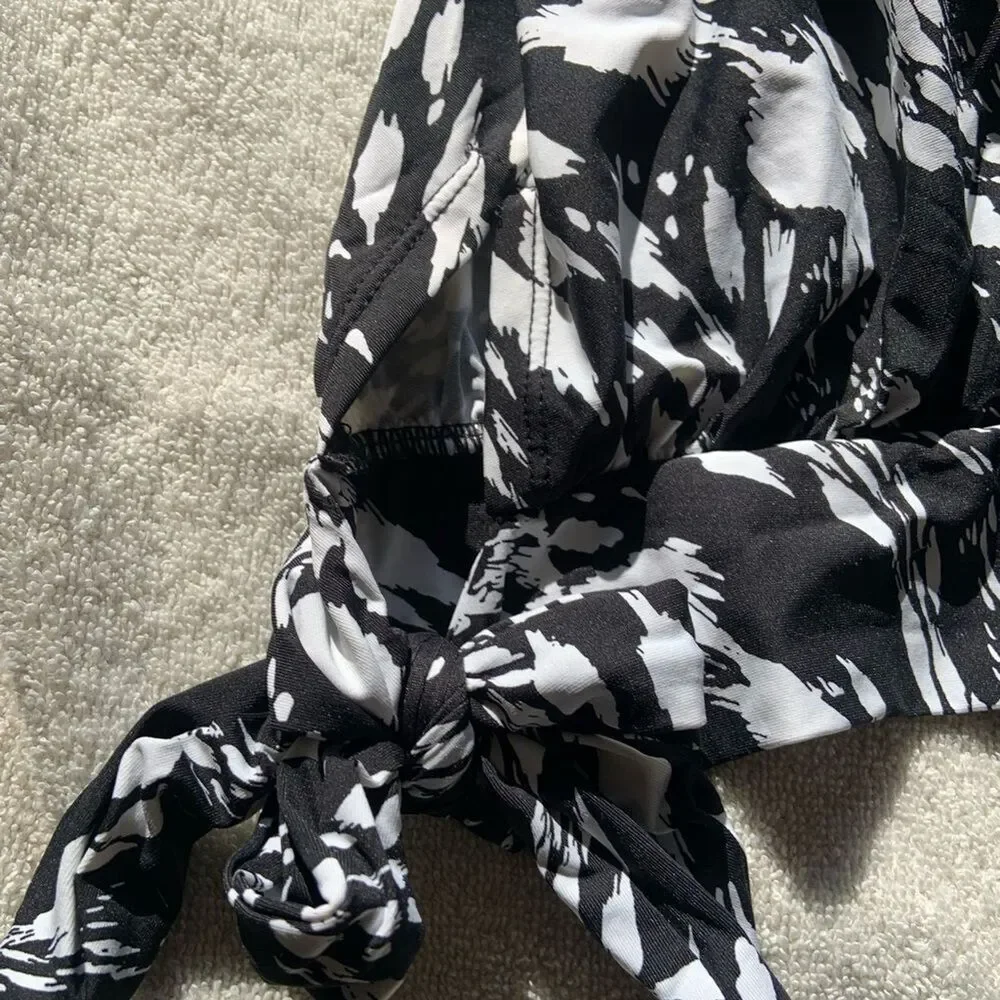 NWT Sonnet Shores Tankini Top Black and White Print Swimsuit Sz 6 Beach Cruise